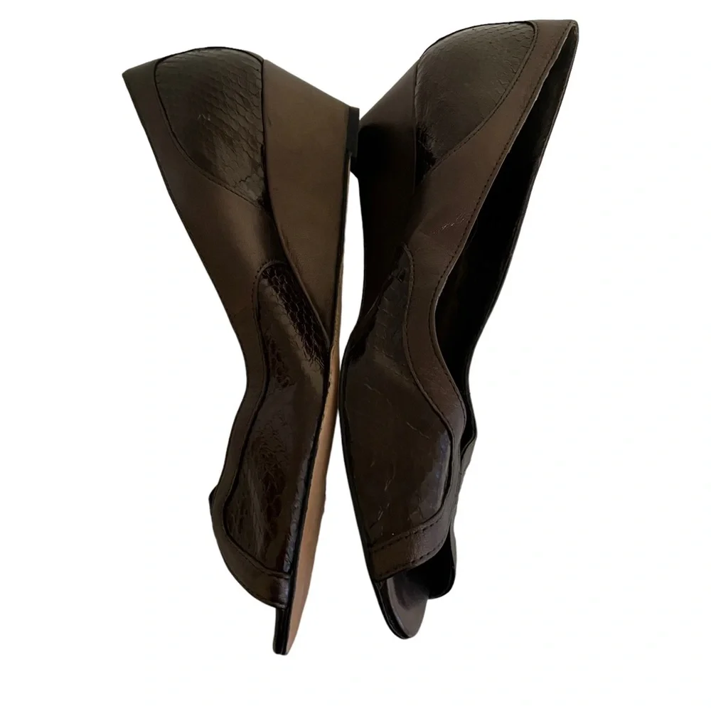 Van Eli Brown Leather Snakeskin Texture Open Toe Wedge Heel Pump 9.5 N
